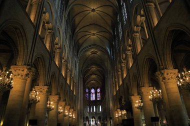 Notre-Dame de Paris 'in İçi, Fransa
