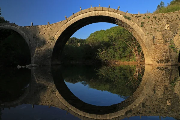 Πέτρινη Γέφυρα Πλακίδα Καλογερικό Ζαγόρι Ήπειρος Ελλάδα — Φωτογραφία Αρχείου