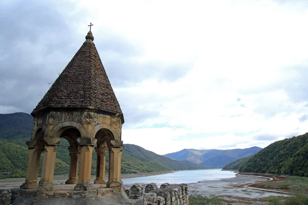 Ananuri Średniowieczny Zamek Nad Rzeką Aragwi Gruzja — Zdjęcie stockowe