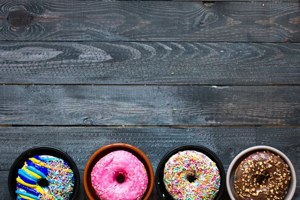 Bunte Donuts Frühstück Zusammensetzung — Stockfoto