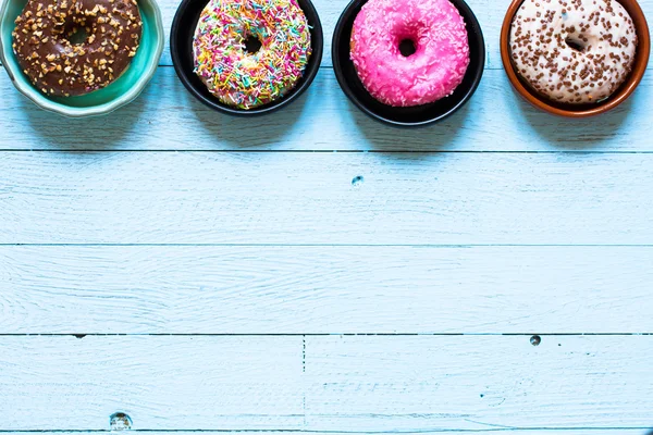 Composición colorida del desayuno Donuts — Foto de Stock