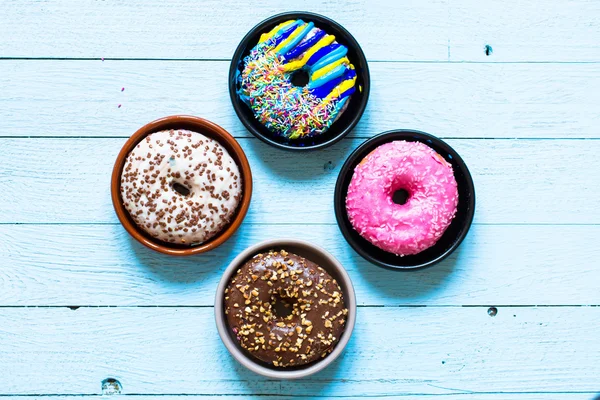 Composición colorida del desayuno Donuts — Foto de Stock