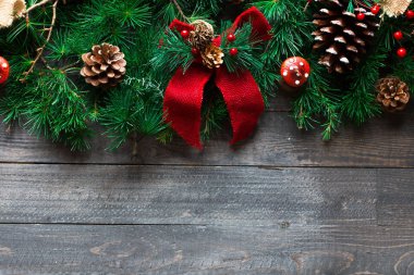 Renkli baubles ile Noel çerçeve