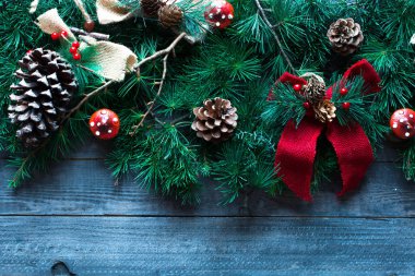 Renkli baubles ile Noel çerçeve