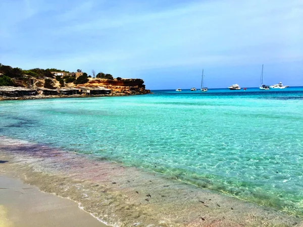 Krásné Slunečné pobřeží den v Formentera — Stock fotografie