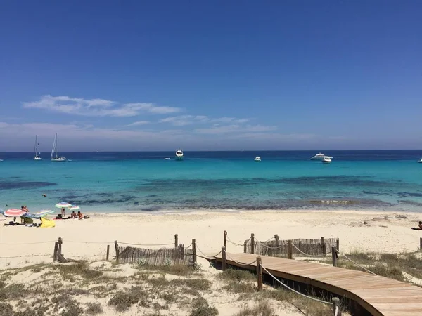 Beatiful Sunny Beach dag i Formentera — Stockfoto