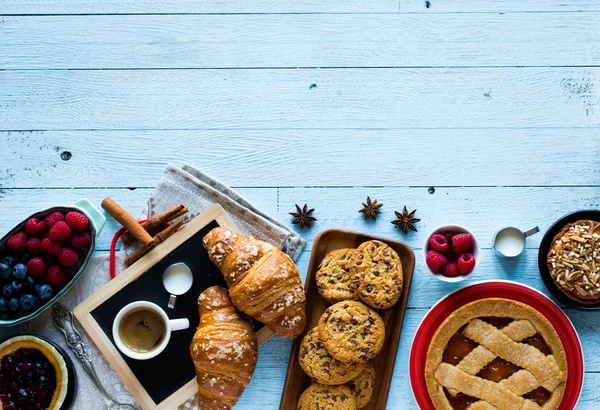 Vedere Top Unui Lemn Prăjituri Fructe Cafea Dulciuri — Fotografie, imagine de stoc