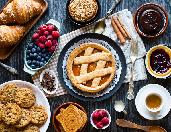 Vue Dessus Bois Avec Gâteaux Fruits Café — Photo