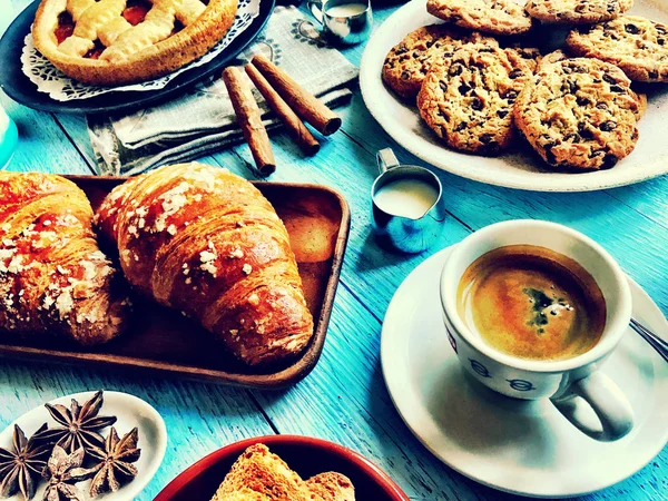 Vue Dessus Bois Avec Gâteaux Bonbons Café — Photo