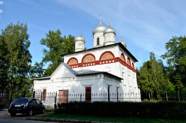 Dreifaltigkeitskirche (staraya russa)) — Stockfoto