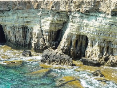 Korsan mağaraları, Kıbrıs