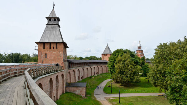 Новгородский Кремль (Детинец)
)