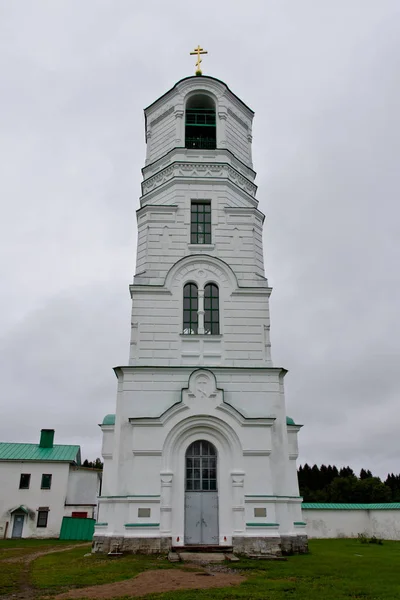 Glockenturm des Alexander-svirsky-Klosters — Stockfoto