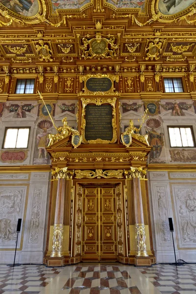 Rådhuset i Aubscburg, golden hall — Stockfoto