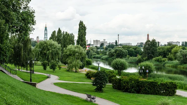 Tambov Ryssland Juli 2015 Banvallen Floden Tsna — Stockfoto