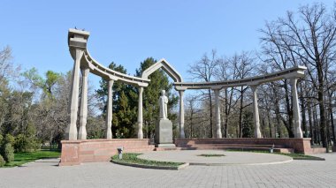 Bişkek, Kırgızistan - 13 Mart 2016: Kurmanjan-Datke Anıtı