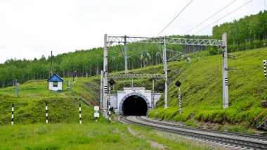 Angasolskaya Köyü, Rusya - 13 Temmuz 2016: Circum-Baykal Demiryolu