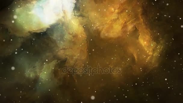 Flyga i rymden genom stjärnor med ockra nebulosa i bakgrunden — Stockvideo