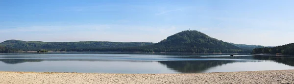 Panoramatic wiev to Machas lake from main beach. Czech landscape — Stock Photo, Image
