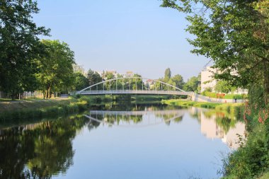 Ceske Budejovice 'de Vltava Nehrinin üzerinde köprü