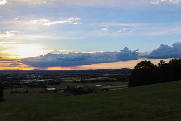 Vista panoramica sulla città Ceske Budejovice al tramonto — Foto Stock