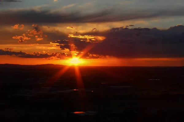 Vista panoramica sulla città Ceske Budejovice al tramonto con sole — Foto Stock