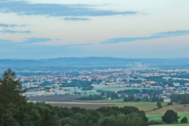 Ceske Budejovice sabah sis önünde ağaçlar, Çek toprakları