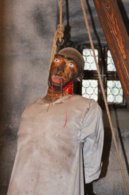 Kukla ipe, eski işkence pratik astı