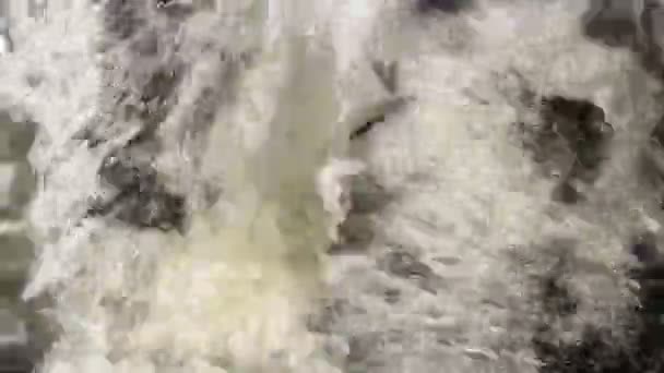 Blick Von Oben Auf Den Wasserfall Auf Der Moldau Der — Stockvideo