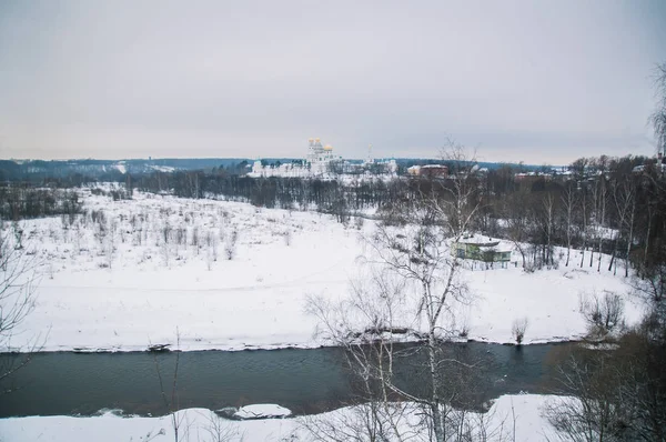 Nuevo monasterio de Jerusalén en la región de Moscú en invierno — Foto de Stock