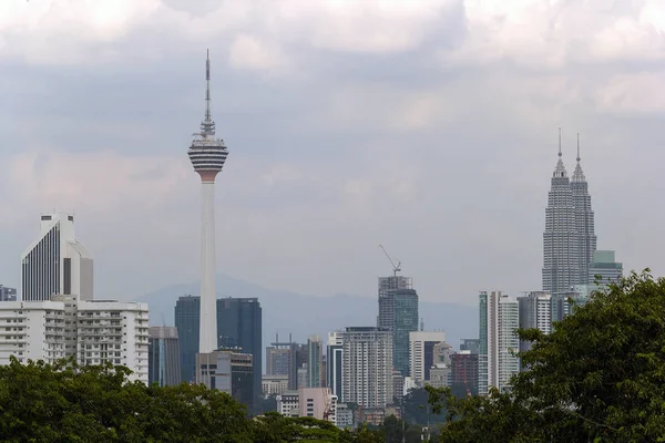 Día del Skyline de ciudad de Kuala Lumpur — Foto de Stock