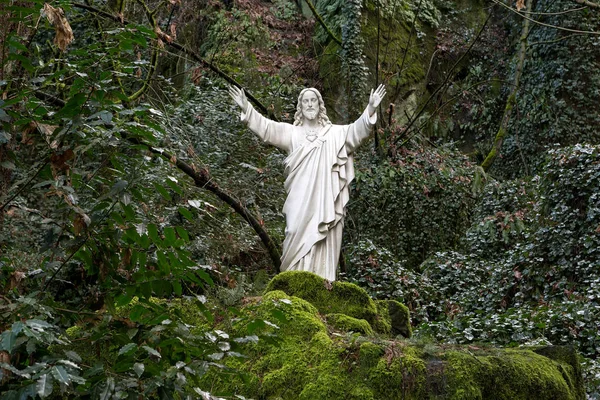 İsa heykelinin kutsal yürek — Stok fotoğraf