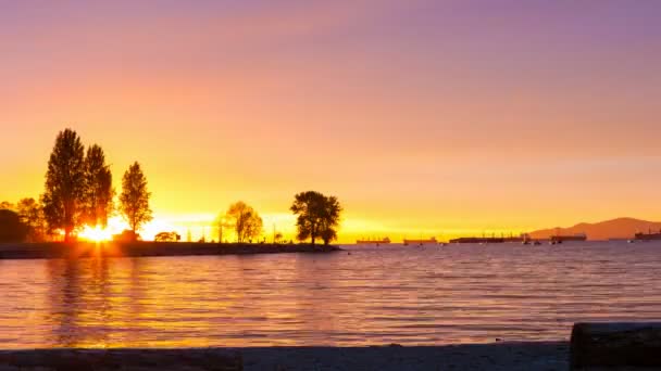Timelapse movie at Sunset Beach along English Bay in Vancouver BC Canada at dusk 4k uhd — Stock Video