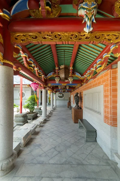 Lian Shan Shuang Lin kloster gångväg — Stockfoto