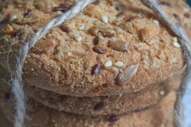 Susam, keten ve Ayçiçeği tohumları ile portre yulaf büyük bisküvi. Makro