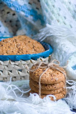 Tuzlu kurabiye susam, tekstil ekose ayçiçeği serpilir