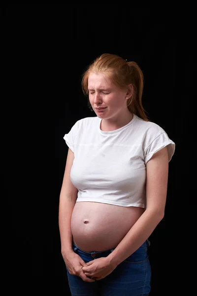 Резкое изменение настроения у беременных женщин. расстроенные беременные . Стоковое Фото