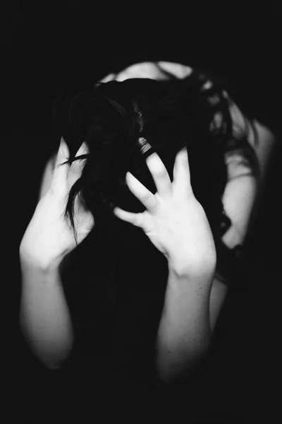 Черно Белый Портрет Сексуальной Девушки Эротичной Красивой Женщины Темноте Портрет — стоковое фото