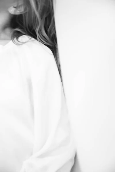 Rincian Tubuh Hitam Dan Putih Potret Gadis Cantik — Stok Foto