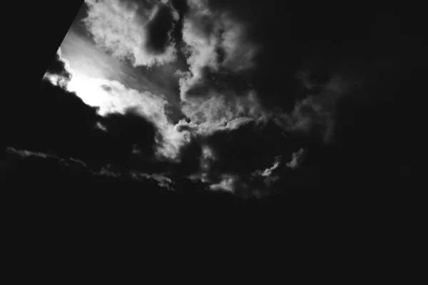 空の白黒の風景写真 — ストック写真