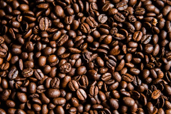 茶色のコーヒー豆を閉じます — ストック写真
