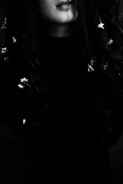 Güzel Bir Kadının Siyah Beyaz Sanat Tarzı Sürrealistik Portresi Güzel — Stok fotoğraf