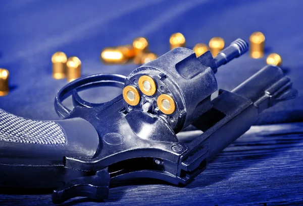 Detail van een revolver met lege cartridge — Stockfoto