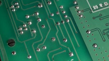 Ses olmadan gerçek zamanlı olarak bilgisayar için kullanılan ana tahta döner