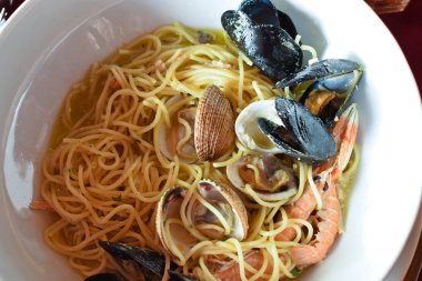 Deniz meyve spagetti