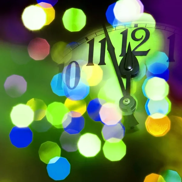 Новогодние часы — стоковое фото