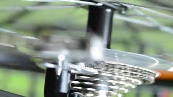 Detail van de verandering - Speed en ketting van de fiets — Stockvideo