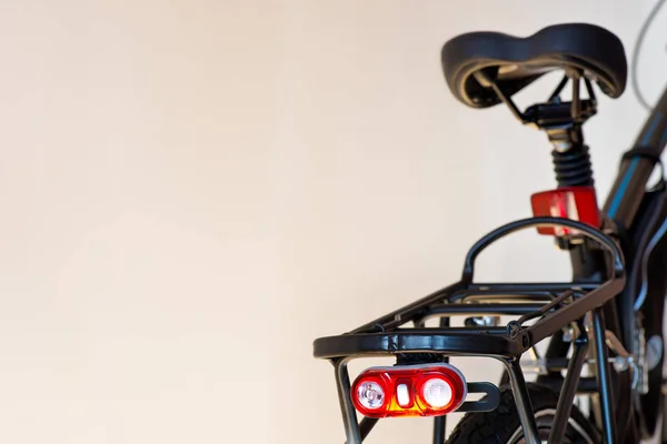 Snärta säkerhet ljus på den nya cykeln — Stockfoto