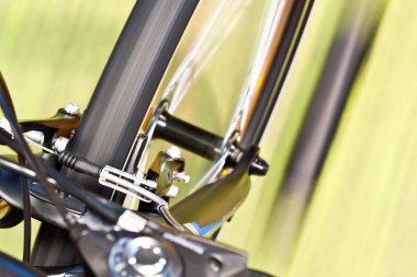 Ayrıntı Kaliper fren ve süspansiyon çatal