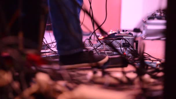 Detalle de cable eléctrico en un concierto de rock — Vídeo de stock